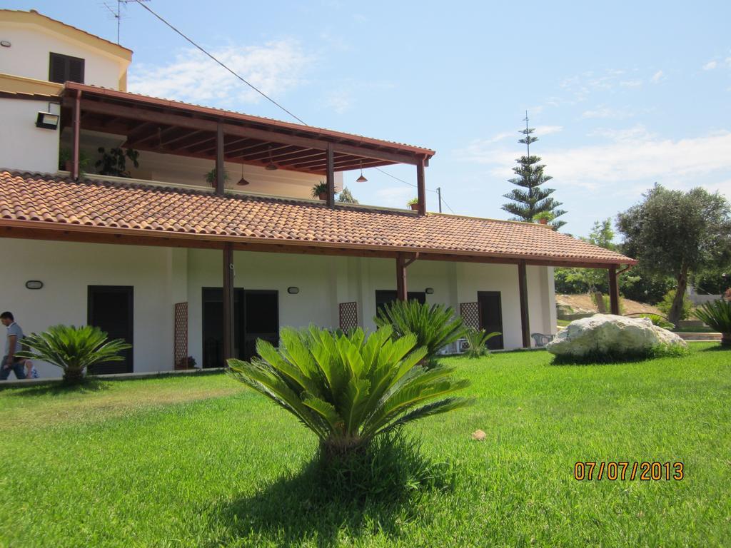 Agriturismo Tenuta Pozzello Torre dell'Orso Zimmer foto